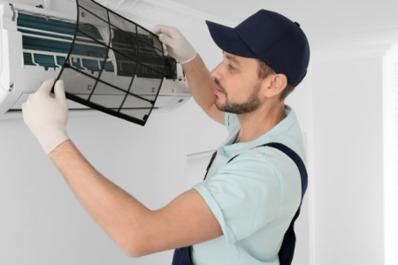 Vì Sao Cần Vệ Sinh Máy Lạnh Thường Xuyên? Hướng Dẫn Chi Tiết & An Toàn